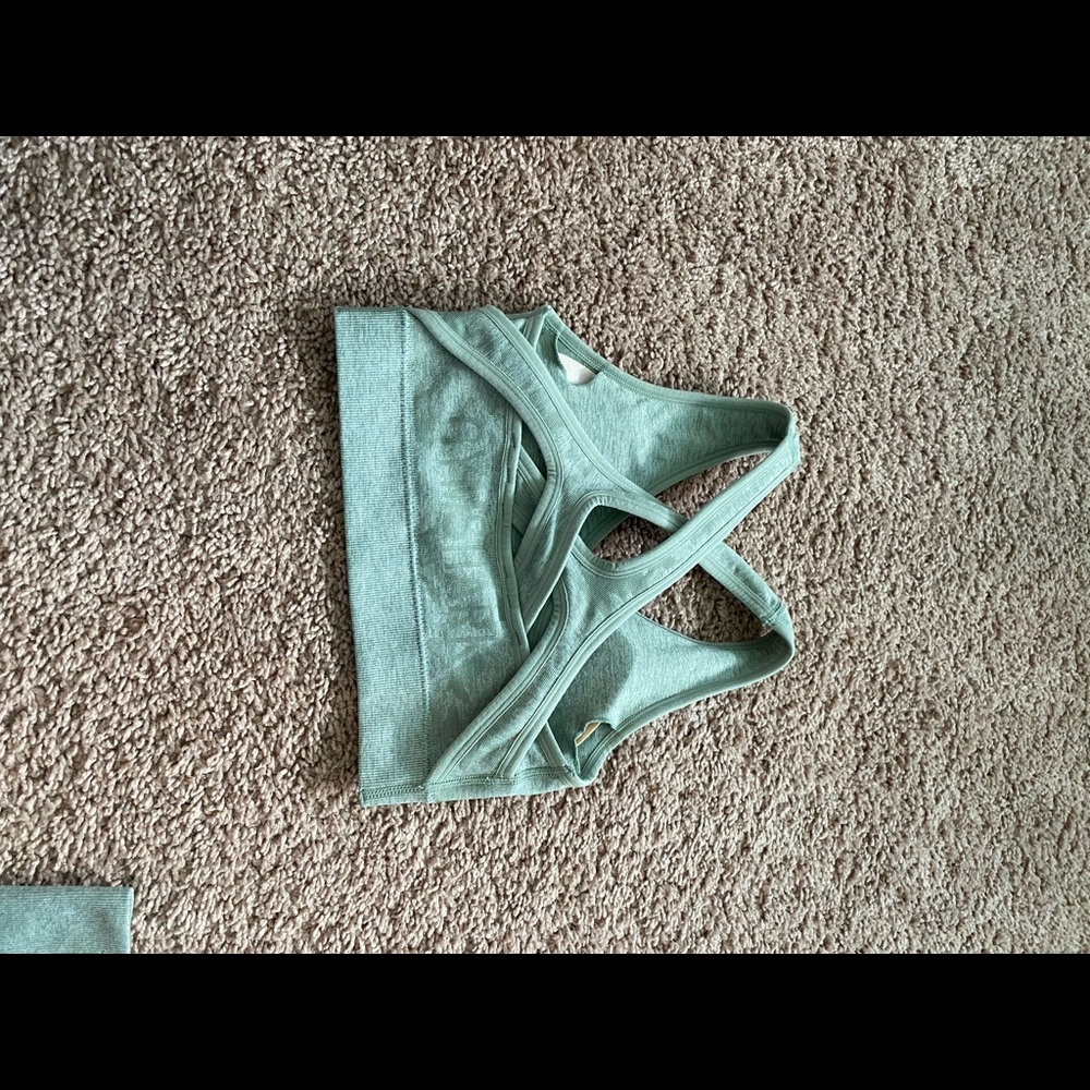 Gymshark set - Picture 2 of 5